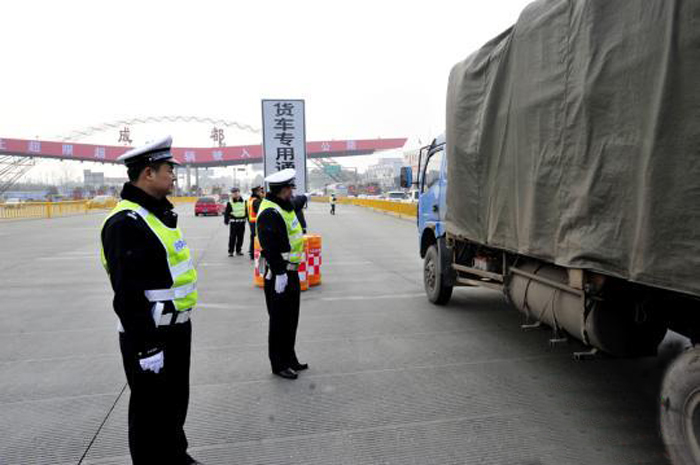 交通部深化治超行动，共建安全畅通公路交通环境新动态