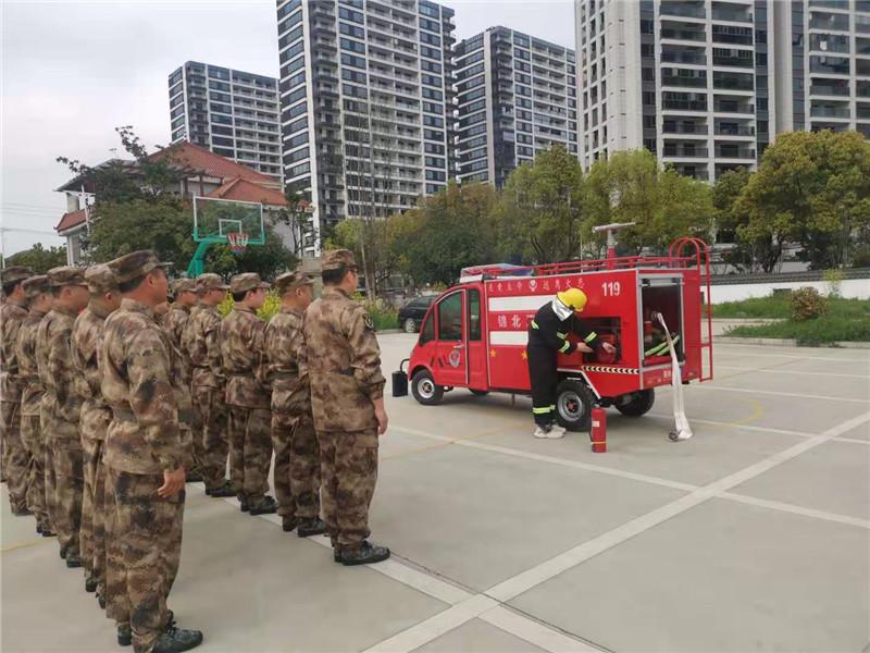 临安市教育局领导团队，引领教育变革的先锋力量